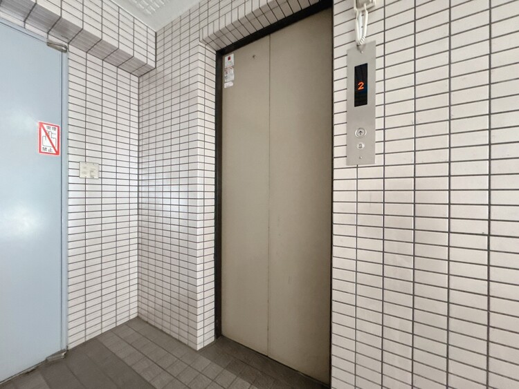 設備 エレベーターの管理も、きちんと行き届いてます。