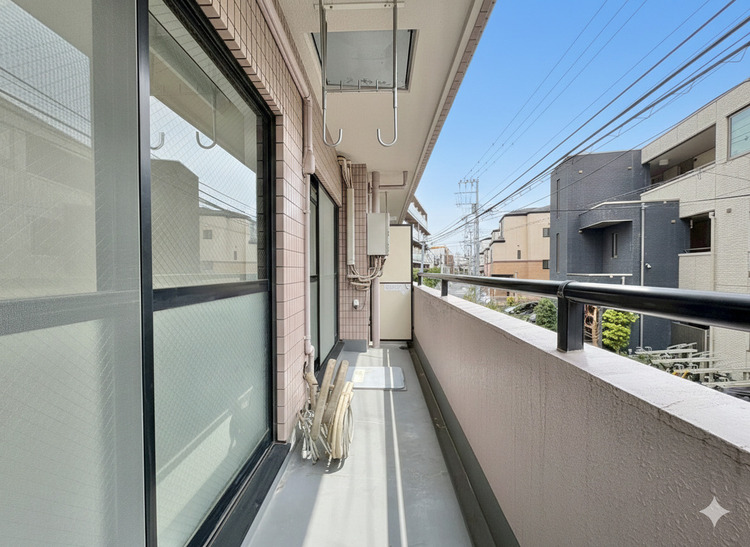 バルコニー 暮らしの中で、光と風を演出してくれるバルコニー。