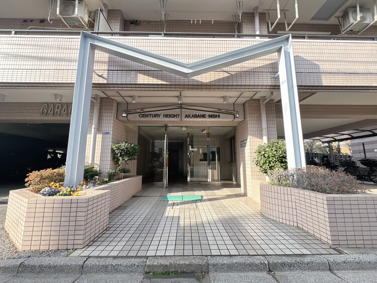 エントランス 外と内をつなぐエントランスは、まさに顔となる場所。