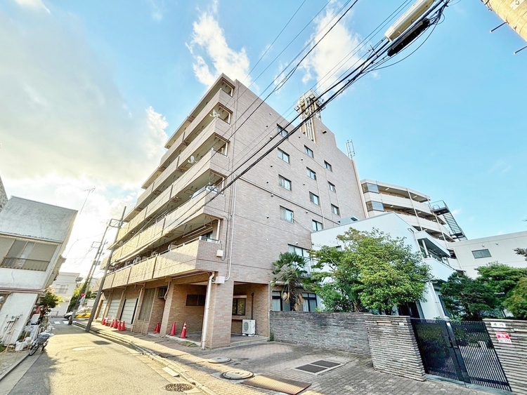 外観 現地に足をお運びいただいた際には、周辺散策などをお勧めいたします。