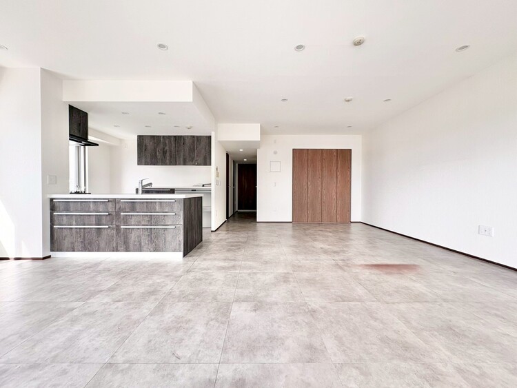 居間 快適に過ごす毎日を求めて、暮らしの中でご自身の「マイホーム」に創り上げてください。