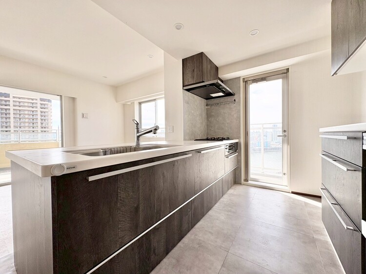 キッチン 洗練されたスタイリッシュなデザイン性と使いやすさを備えた仕様。