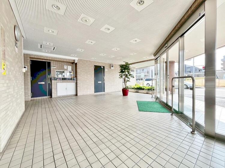 エントランス エントランスは、毎日の行き帰りで使う大事な空間です。