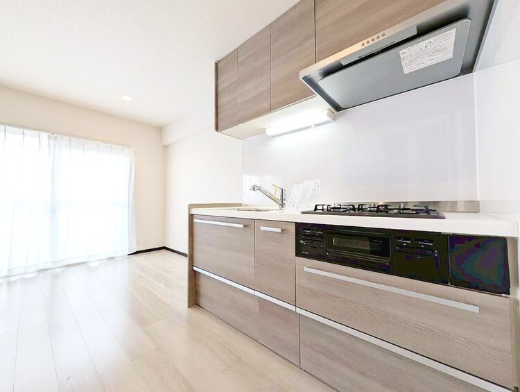 キッチン スマートな意匠と充実の機能を備えたキッチンが、暮らしにおいしい彩りを添えます。