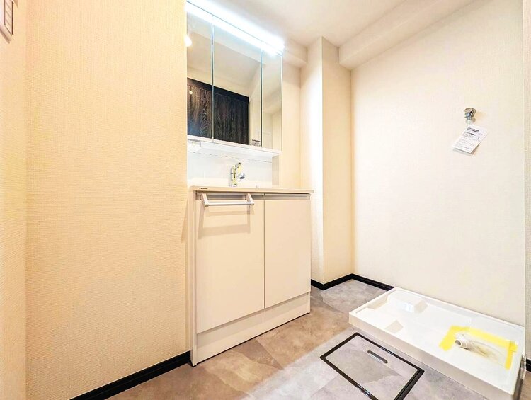 洗面 何かと物が増える場所だからこそ、スッキリと見映えの良い空間に。