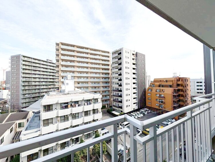 バルコニー 頬をなでる、優しい風を感じることが出来ます。