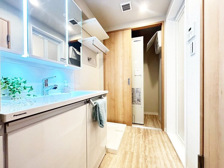 洗面 清潔感と心地よさを重視した、上質感漂うパウダールーム。