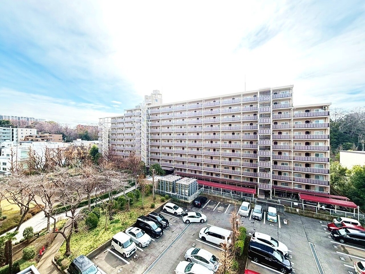 バルコニー 頬をなでる、優しい風を感じることが出来ます。