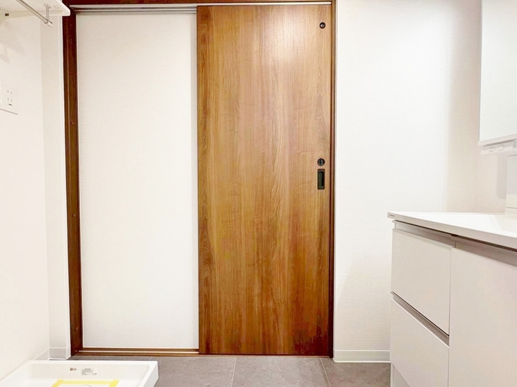 洗面 清潔感と心地よさを重視した、上質感漂うパウダールーム。