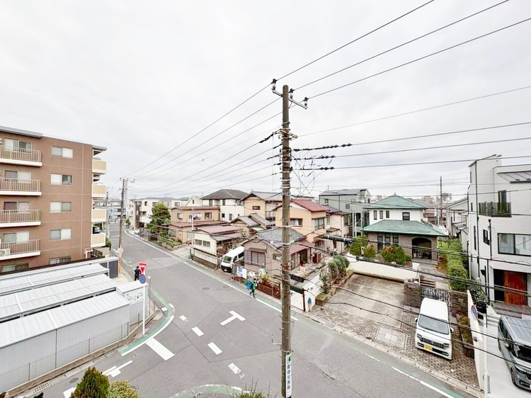 バルコニー 頬をなでる、優しい風を感じることが出来ます。