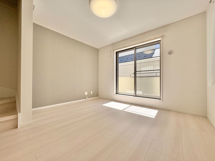 居間 飾り過ぎないシンプルな内装と偏り過ぎないデザインで統一しました。