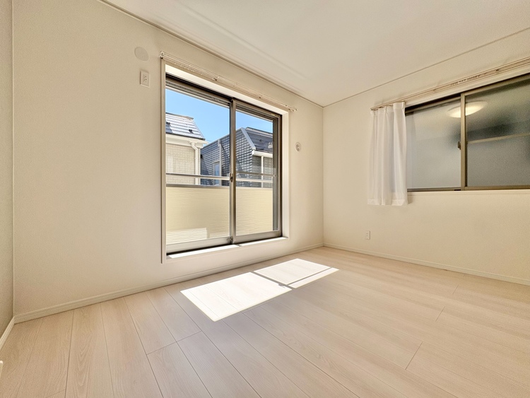 居間 快適に過ごす毎日を求めて、暮らしの中でご自身の「マイホーム」に創り上げてください。