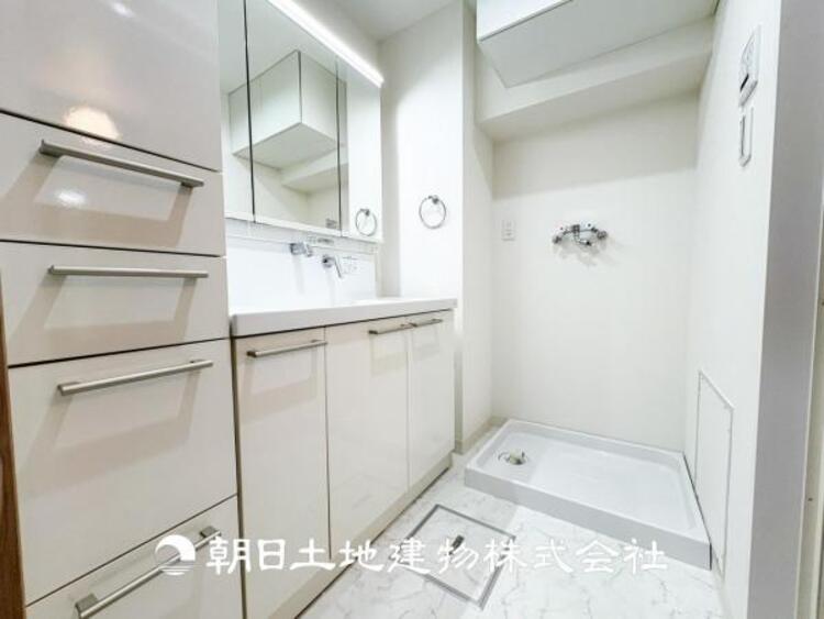 その他 【洗面化粧台】慌ただしい1日が始まり、充実した1日の終わりを締めくくる洗面所。