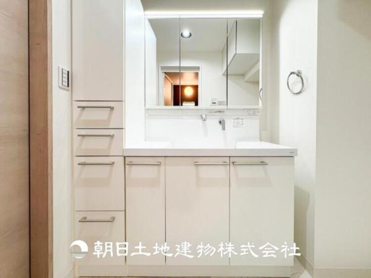 その他 【洗面化粧台】快適に過ごせることはもちろん、収納や機能性を兼ね備えた洗面化粧台です。