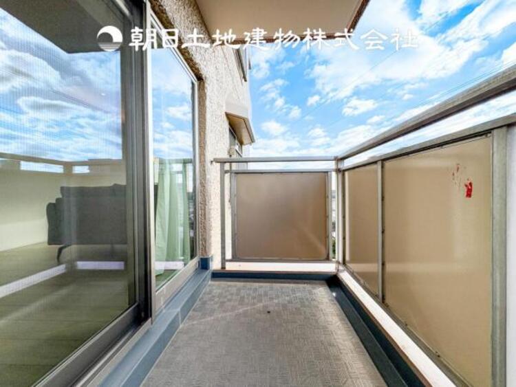 その他 【バルコニー】太陽に愛された家。陽当り・通風に優れた魅力的で快適さを追求した住宅です。