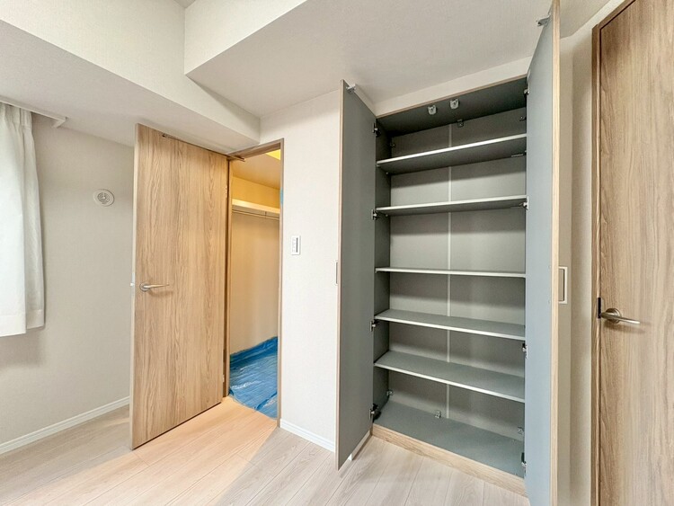 その他 収納スペースが付いていて、お部屋を広く使っていただけます。