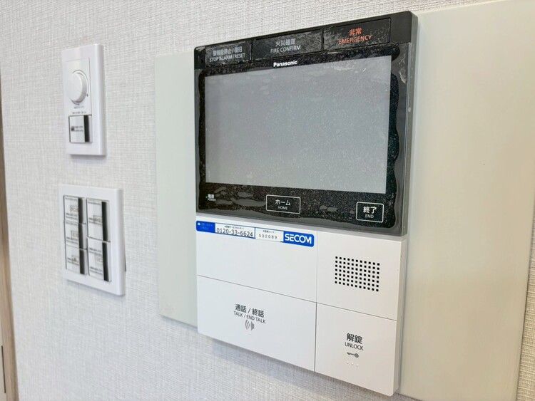 その他 誰が来てもわかる様にモニター付きインターホンを設置。