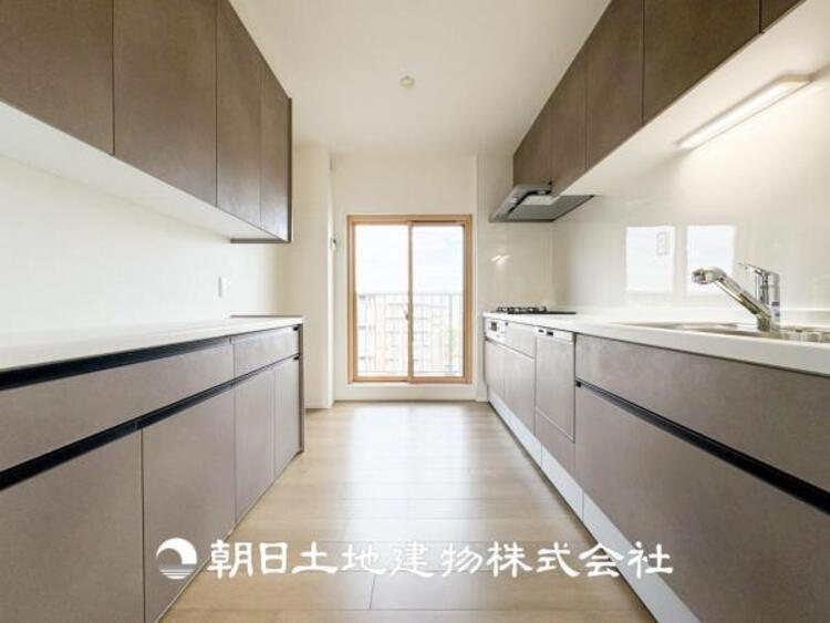 キッチン 【キッチン】快適な日常を支える機能性と強さがひとつになった自慢のキッチンです。