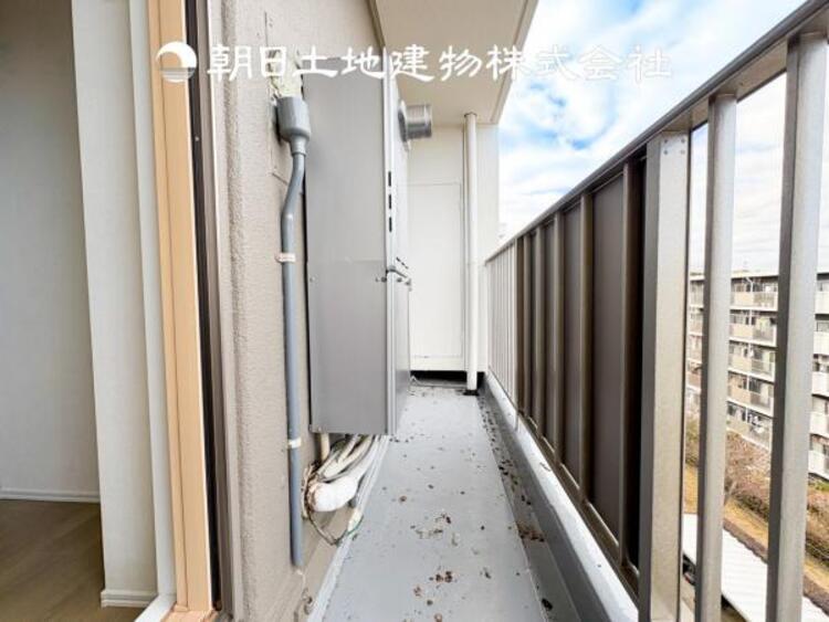 バルコニー 【バルコニー】太陽に愛された家。陽当り・通風に優れた魅力的で快適さを追求した住宅です。