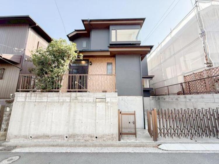 外観 家の良し悪しだけではなく周辺環境も重要なポイントとなります！ご案内時に周辺環境もご案内いたします！流行に左右されず将来にわたって価値が継続する佇まい！良好な住環境が保たれたエリアで新生活を過ごせます 