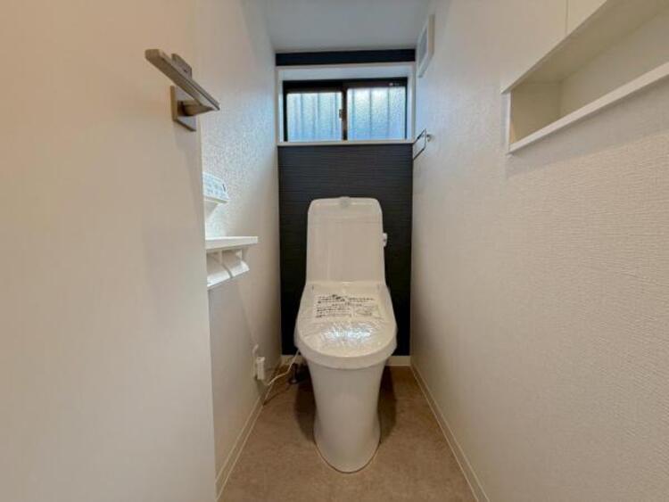 トイレ 【トイレ】ウォシュレット、保温機能付き便座など充実の設備です　お掃除がしやすくストレスフリー！！ 