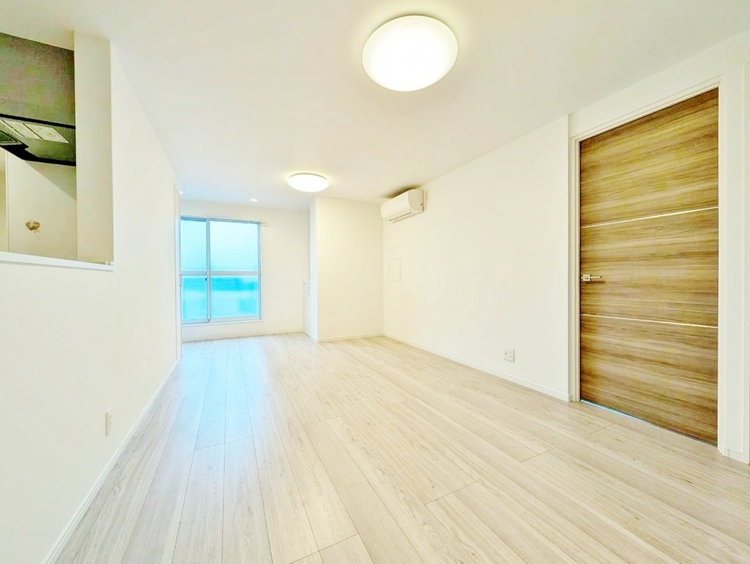 居間 居心地の良い空気感は、暮らしのステージを彩り、心からのやすらぎと満足感を与えてくれます。