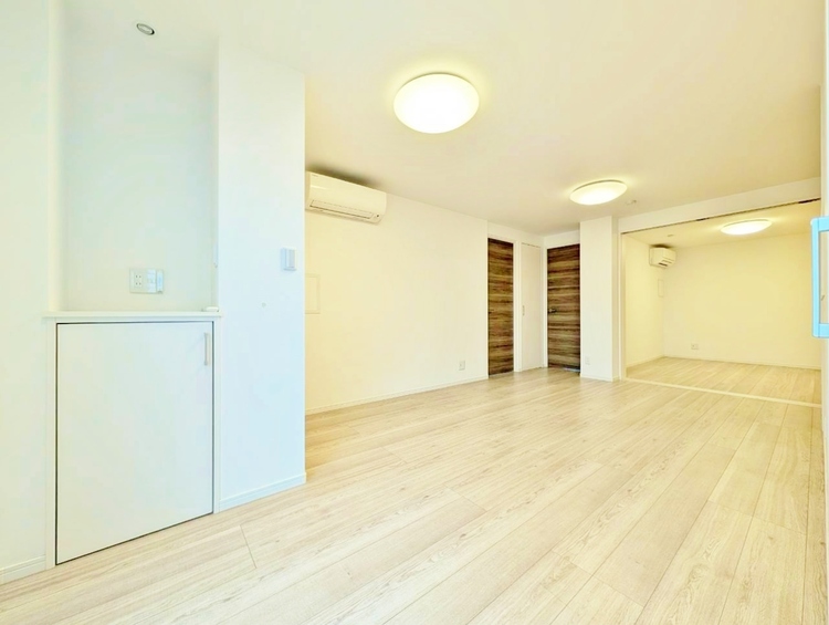 居間 快適に過ごす毎日を求めて、暮らしの中でご自身の「マイホーム」に創り上げてください。