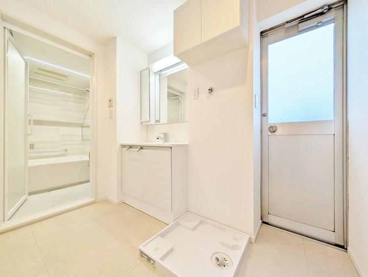 洗面 清潔感と心地よさを重視した、上質感漂うパウダールーム。