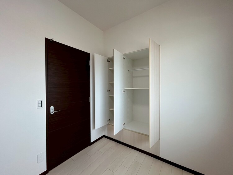 その他 収納スペースが付いていて、お部屋を広く使っていただけます。