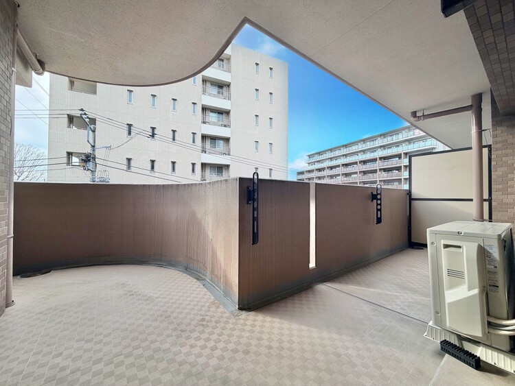 その他 朝の澄んだ空気や、夕方に吹く清々しい風を感じられるバルコニー。