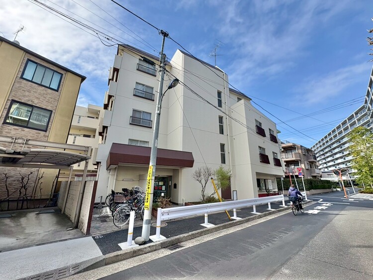 外観 現地に足をお運びいただいた際には、周辺散策などをお勧めいたします。