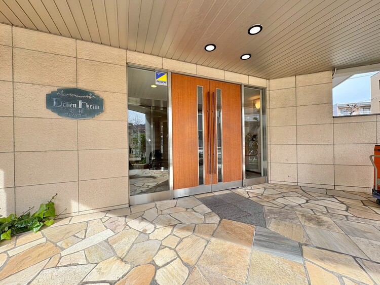 エントランス 外と内をつなぐエントランスは、まさに顔となる場所。