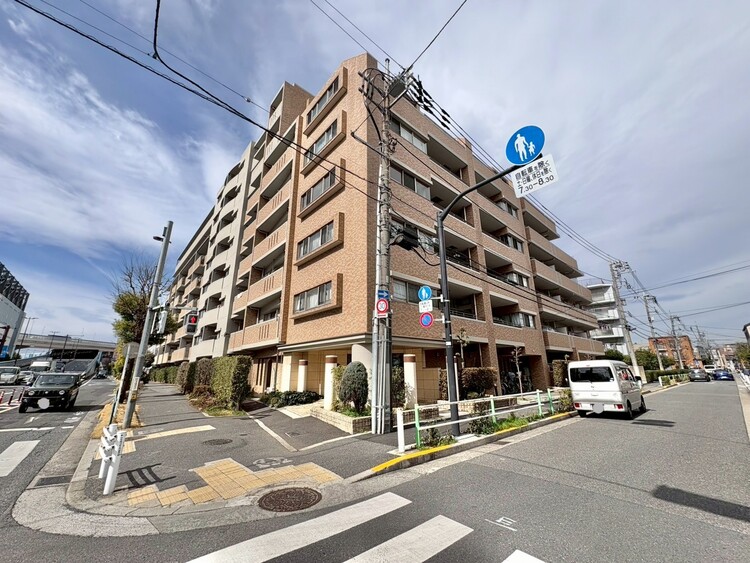 外観 現地に足をお運びいただいた際には、周辺散策などをお勧めいたします。