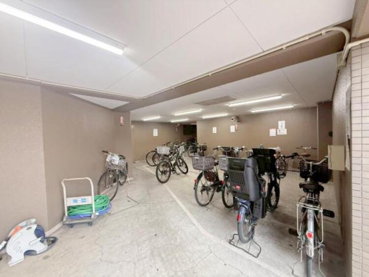 その他 〜共用部の駐輪場〜