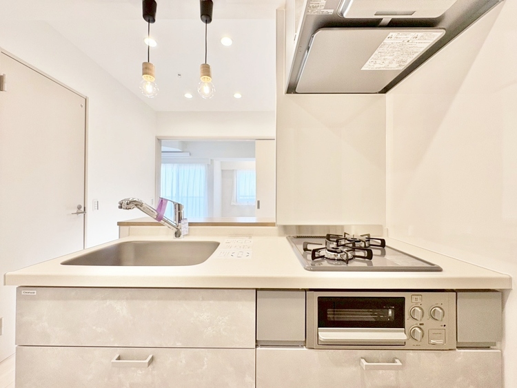 キッチン スマートな意匠と充実の機能を備えたキッチンが、暮らしにおいしい彩りを添えます。