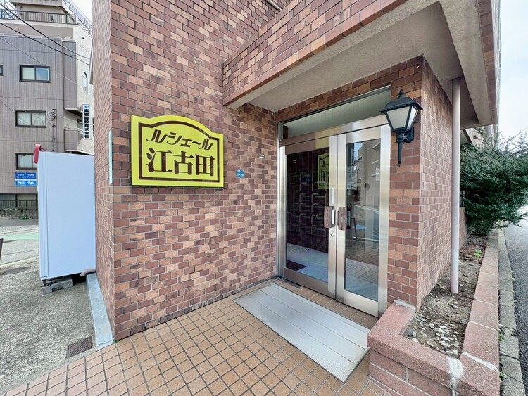 エントランス 外と内をつなぐエントランスは、まさに顔となる場所。