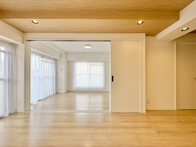 居間 快適に過ごす毎日を求めて、暮らしの中でご自身の「マイホーム」に創り上げてください。