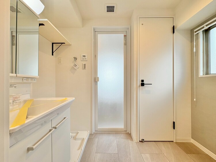 洗面 清潔感と心地よさを重視した、上質感漂うパウダールーム。