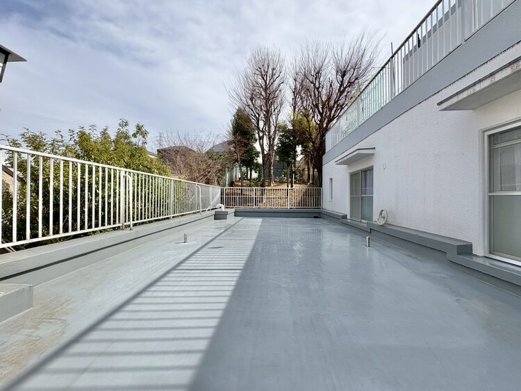 バルコニー 暮らしの中で、光と風を演出してくれるバルコニー。