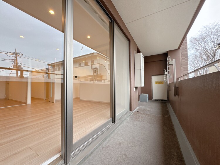 バルコニー 暮らしの中で、光と風を演出してくれるバルコニー。