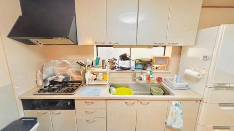 キッチン 忙しい時間もスムーズに。3口コンロで調理時間が短縮できます。