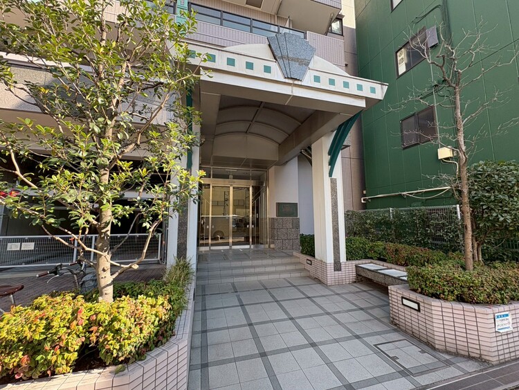 その他 上質感漂う玄関アプローチです。