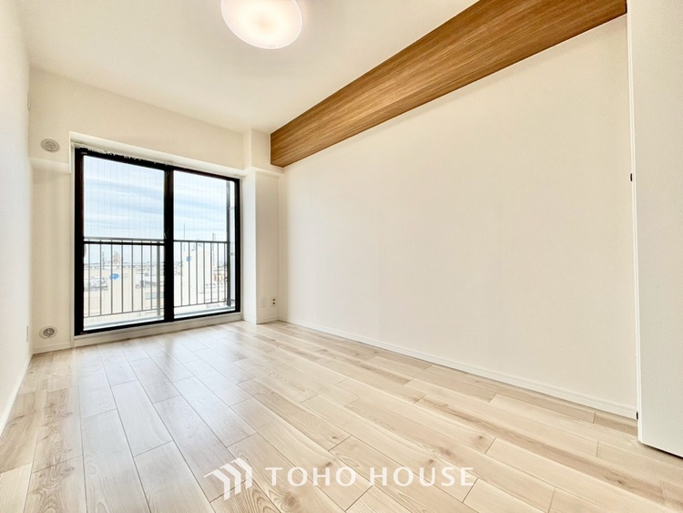 内装 ◆間接照明◆オレンジ色の光が僕達を大人な気分にさせる。静かで優しく語りかけるその光は、今日の終わりを告げてくれ、でも明日にはいい事が必ず来るよ。そんな囁きが聞こえてくる