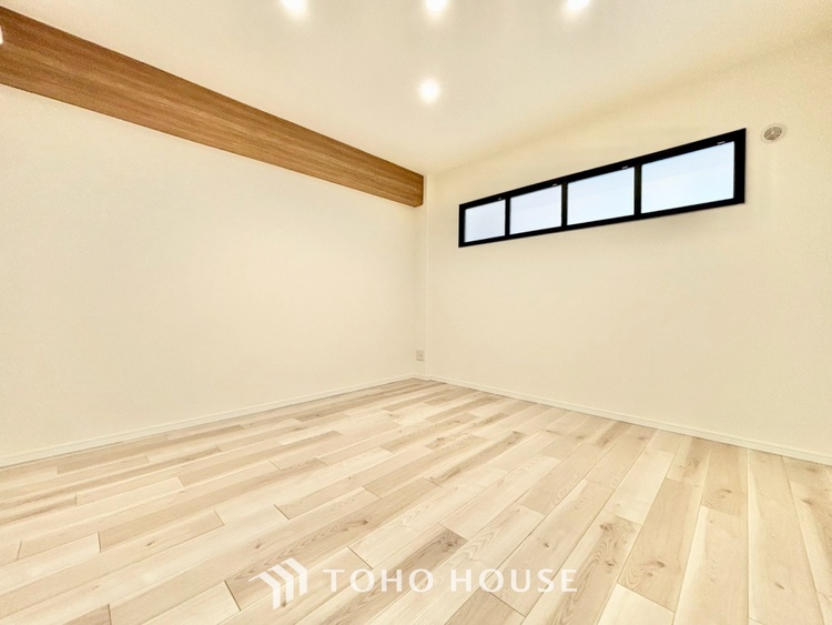 内装 ◆子供部屋◆冷涼な風、そよぐリビング。だんらんの場所はここから始まり、ここで終わる。家族の笑顔が集う素敵な場所だから、こだわり抜いた思いが詰まっているのだと思う。