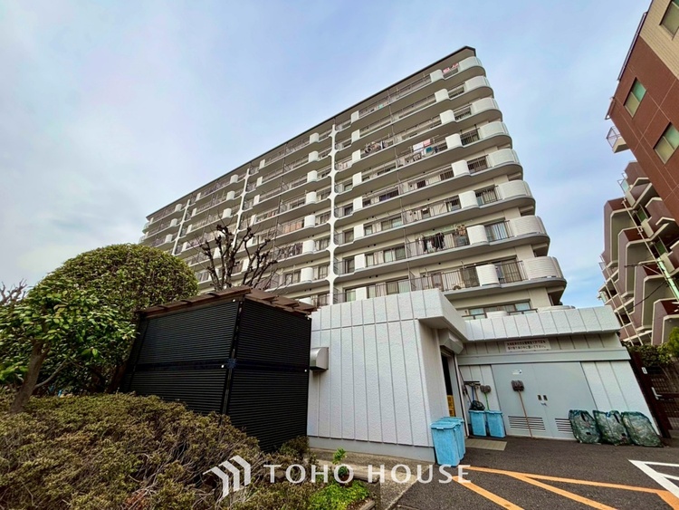 外観 ◆共有空間◆些細な事でほっぺを膨らまして怒る君。それでも僕達はこれからも一緒だよ。喧嘩をしても離れたくないから一つはさんだ同じ場所にいる。分かるよ。そこに君が