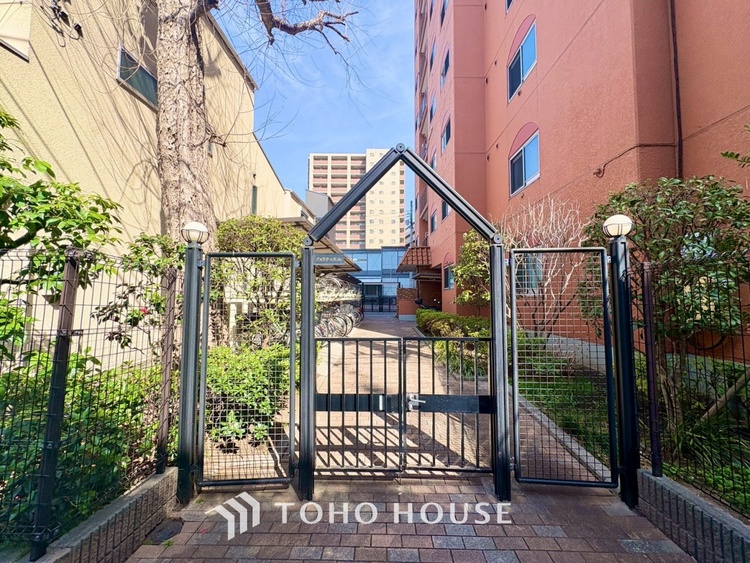 内装 【living】居心地のいい暮らしには欠かせない眩い採光。