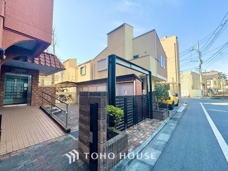 内装 【living】居心地のいい暮らしには欠かせない眩い採光。