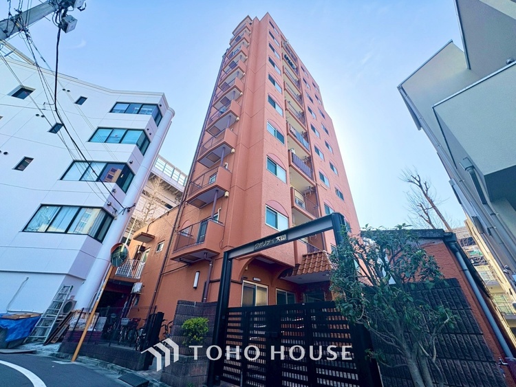 キッチン ◆愛育◆キッチンは家族の絆を育む大切な空間。シンプルで使い易いSystemKitchenで愉しく作る料理は愛情のある美味しいご馳走に。家族で使える広々としたダイニングキッチンです。