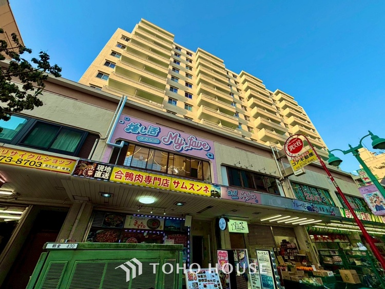 外観 ◆間接照明◆オレンジ色の光が僕達を大人な気分にさせる。静かで優しく語りかけるその光は、今日の終わりを告げてくれ、でも明日にはいい事が必ず来るよ。そんな囁きが聞こえてくる