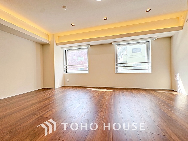 内装 ◆瀟洒な空間◆落ち着きのある彩が見事に調和させた瀟洒な空間を演出。ここに集まる家族の会話と笑顔が絶え間なく続く幸せな空間。